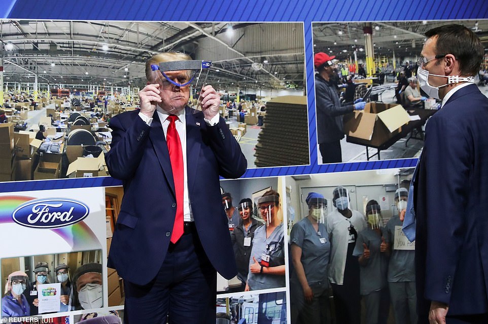 特朗普无视密歇根州长命令,手拿口罩参观工厂,“我戴了,不给你们看”